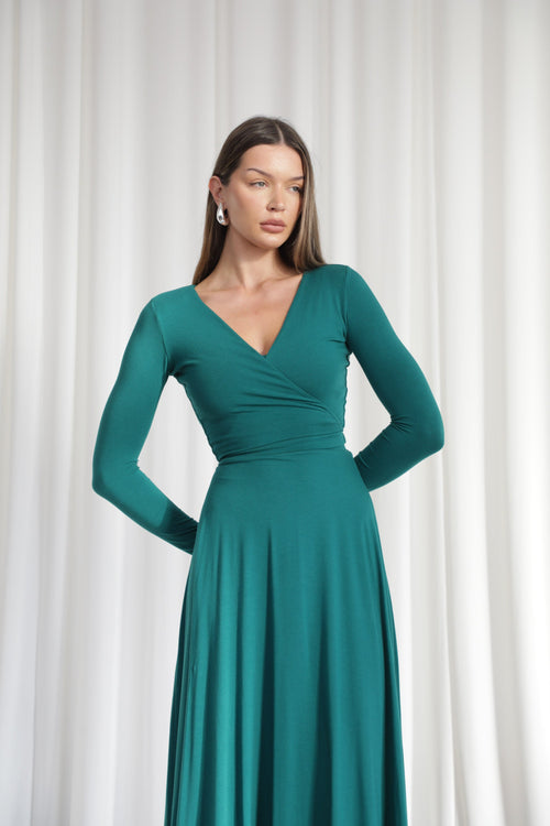 Ellie – Wears a size S. Usual size: UK 8 | US 4 | EU 36. Height: 5'10" (178 cm). Bust: 83 cm. Waist: 61 cm. Hips: 91 cm. 